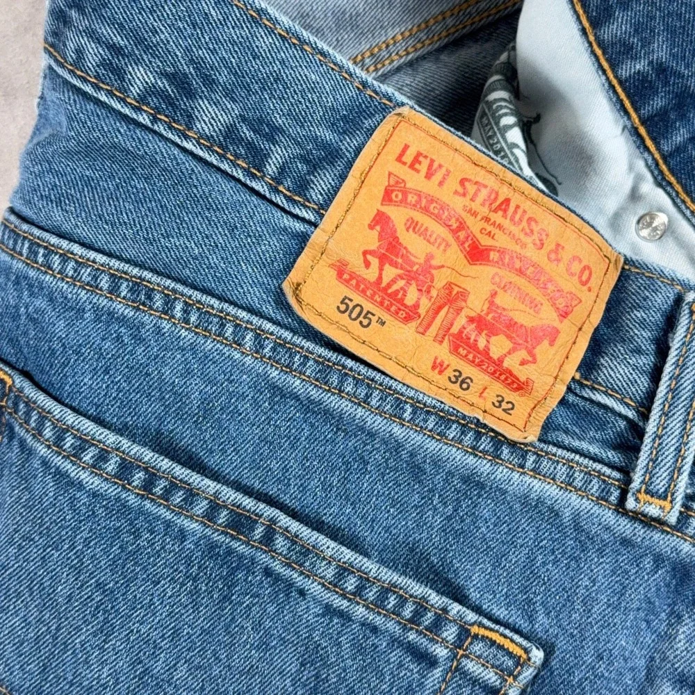 Levi's‎ 505 Regular Fit Straight Leg Denim Jeans W36 L32 Medium Wash Blue